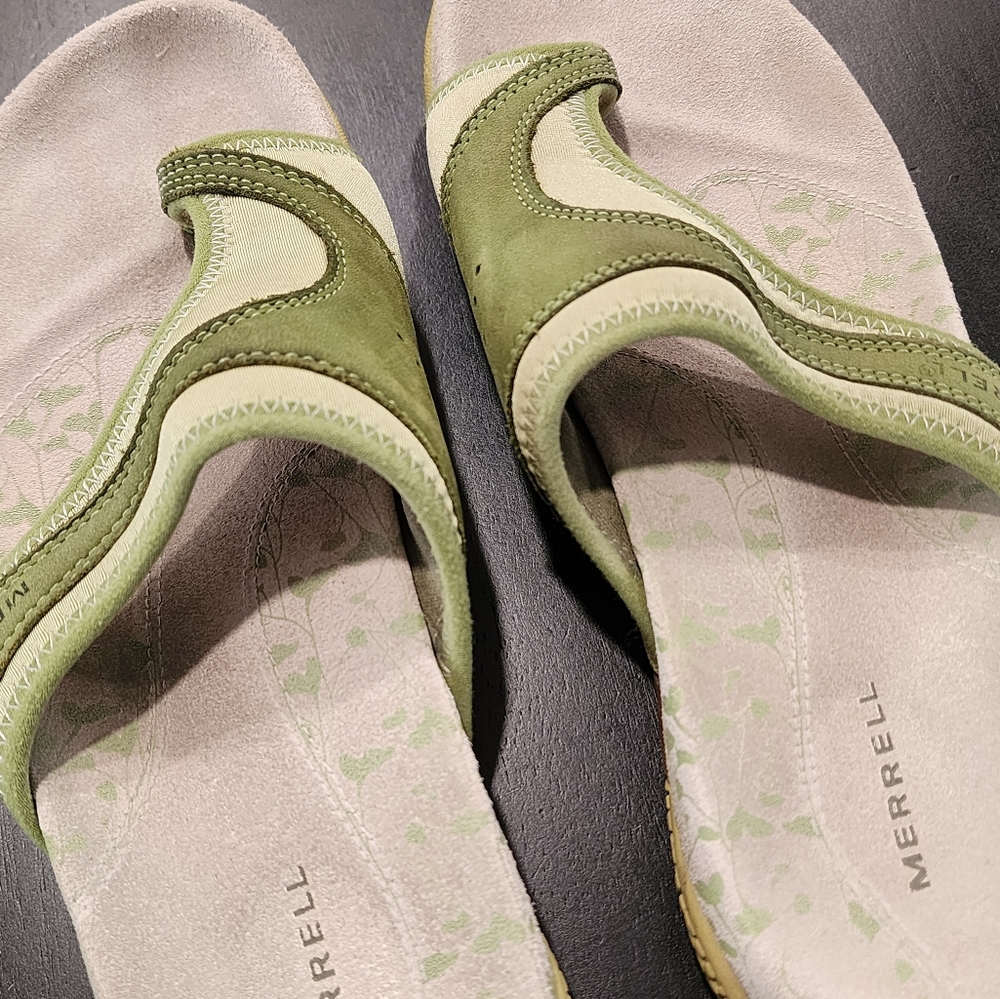 Merrell Sandles - Picture 3 of 6